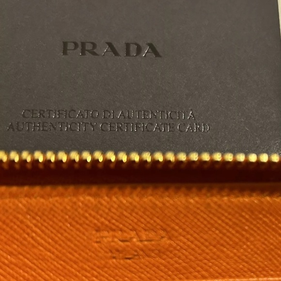 PRADA Saffiano Quilts- Quilted Leather Zippy Wallet- Papaya- Authentic 1M0506 - Picture 5 of 6